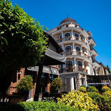Leon Boutique Hotel Szuhumi Kültér fotó
