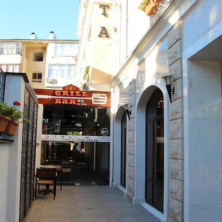 Leon Boutique Hotel Szuhumi Kültér fotó