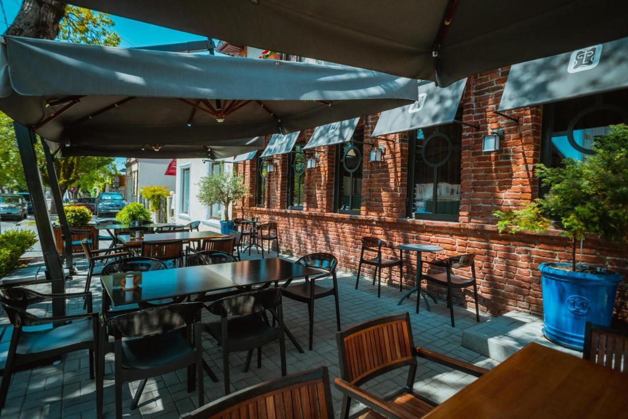 Leon Boutique Hotel Szuhumi Kültér fotó