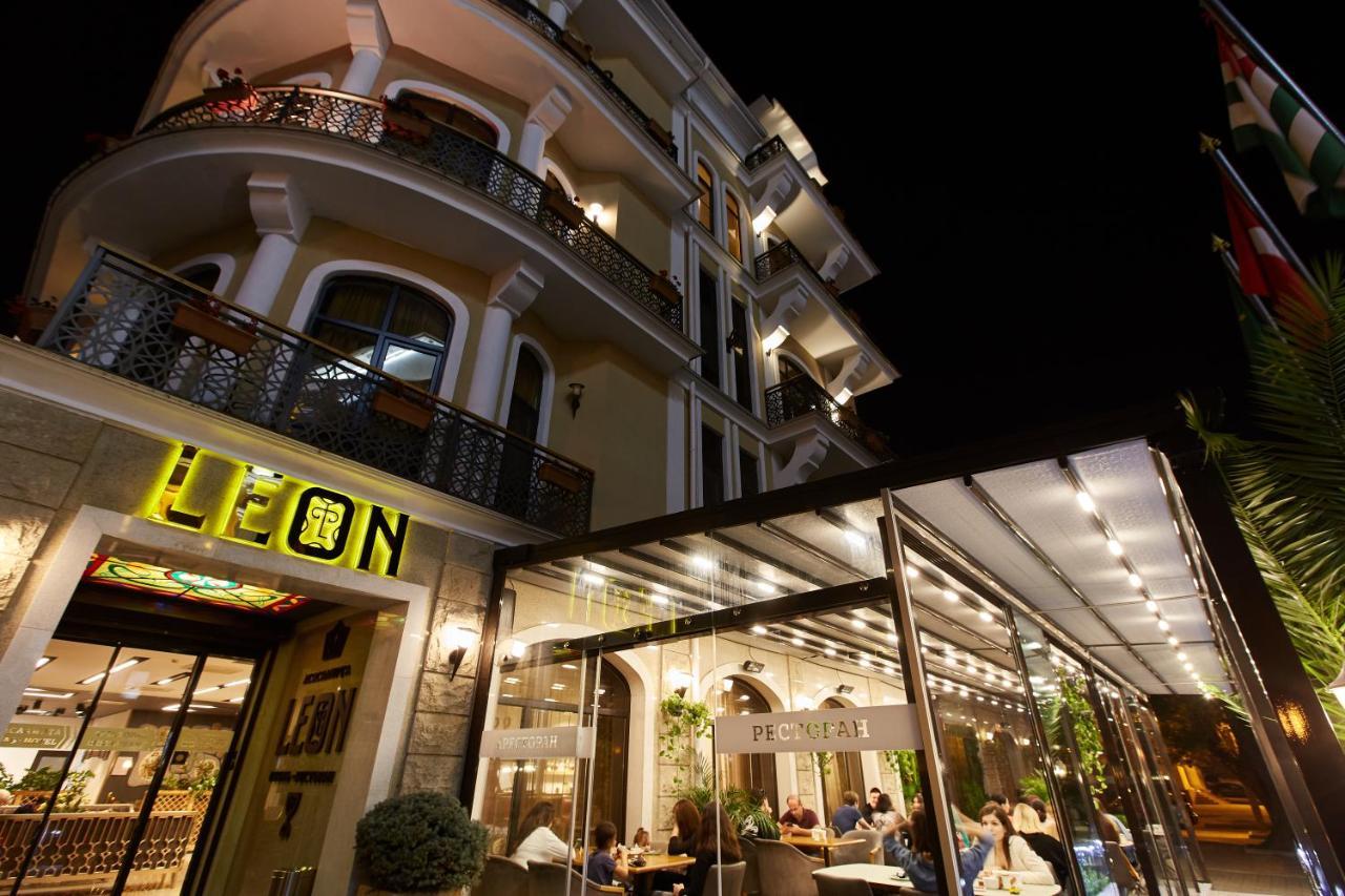 Leon Boutique Hotel Szuhumi Kültér fotó