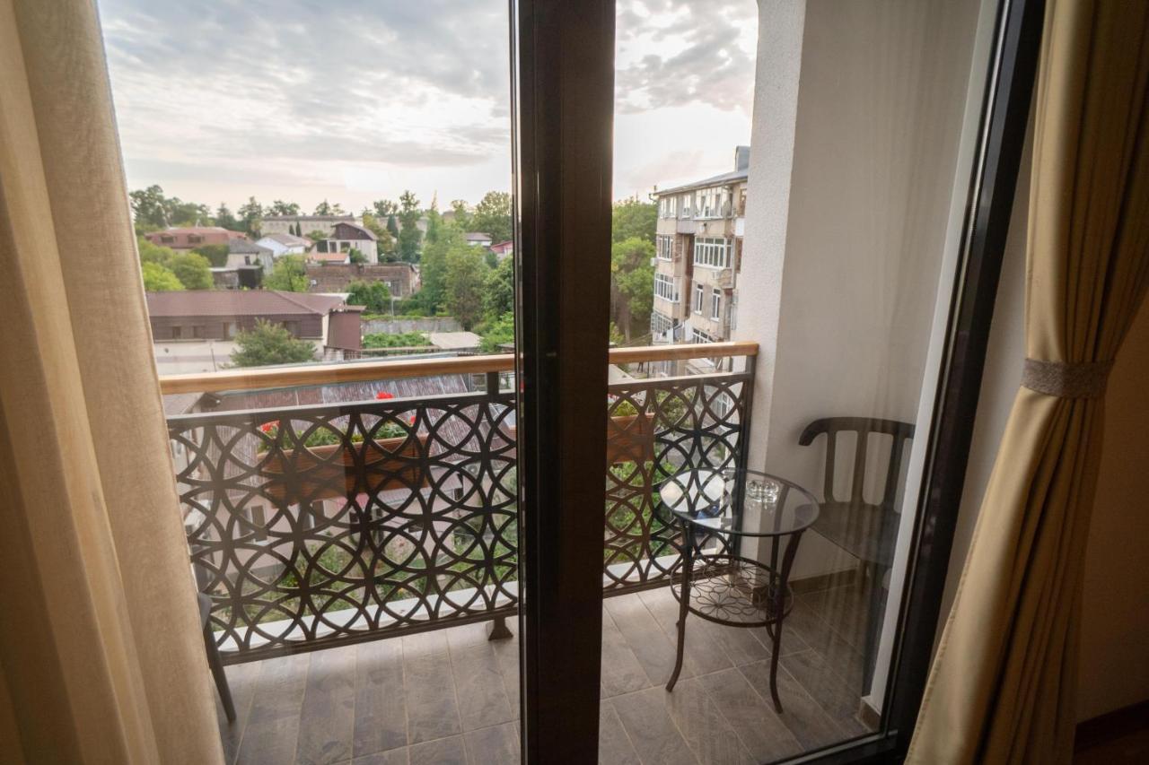 Leon Boutique Hotel Szuhumi Kültér fotó