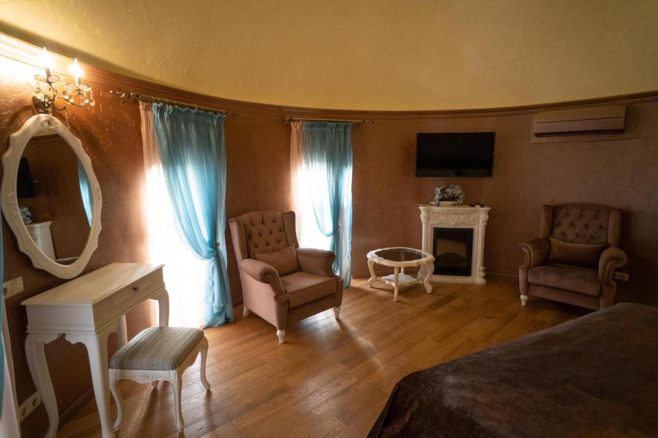 Leon Boutique Hotel Szuhumi Kültér fotó