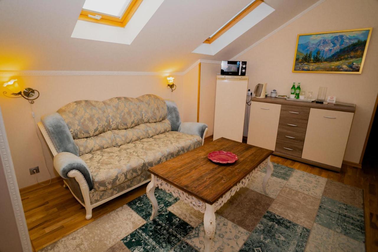 Leon Boutique Hotel Szuhumi Kültér fotó