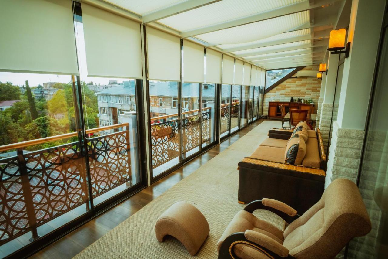 Leon Boutique Hotel Szuhumi Kültér fotó