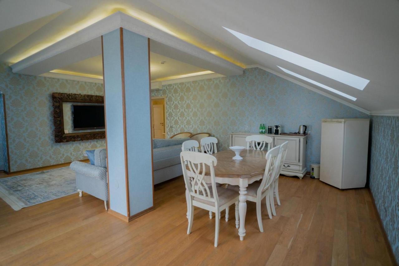 Leon Boutique Hotel Szuhumi Kültér fotó