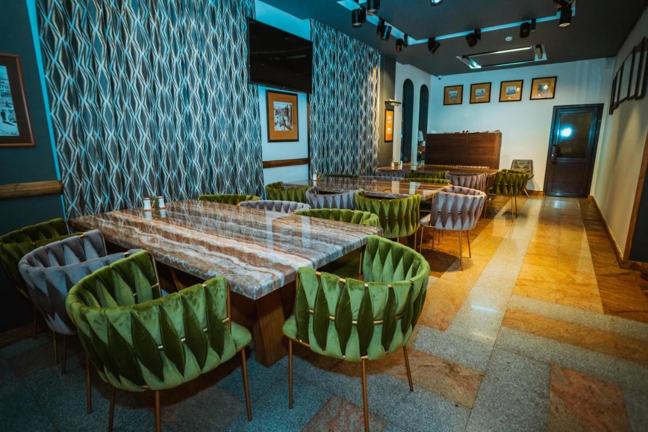 Leon Boutique Hotel Szuhumi Kültér fotó
